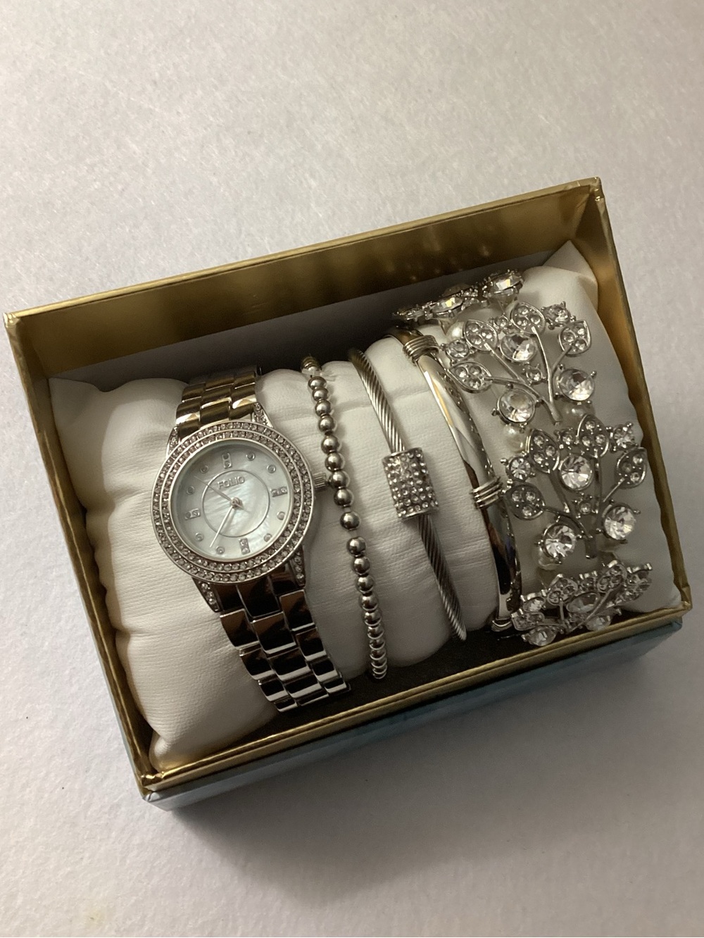 Folio Quartz Three Hand Silver-Tone Alloy Watch 30mm, Gift Set
